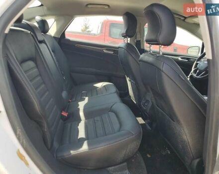 Білий Форд Фьюжен, об'ємом двигуна 2 л та пробігом 144 тис. км за 2500 $, фото 9 на Automoto.ua