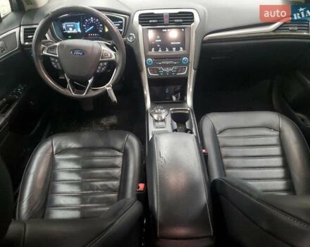 Білий Форд Фьюжен, об'ємом двигуна 2 л та пробігом 137 тис. км за 3600 $, фото 7 на Automoto.ua