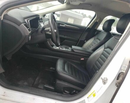 Белый Форд Фьюжн, объемом двигателя 2 л и пробегом 68 тыс. км за 2000 $, фото 6 на Automoto.ua