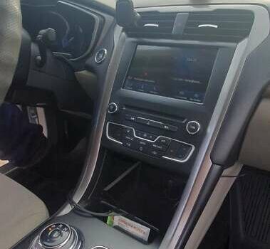 Белый Форд Фьюжн, объемом двигателя 2 л и пробегом 102 тыс. км за 12500 $, фото 9 на Automoto.ua