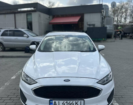Белый Форд Фьюжн, объемом двигателя 2 л и пробегом 130 тыс. км за 14400 $, фото 2 на Automoto.ua