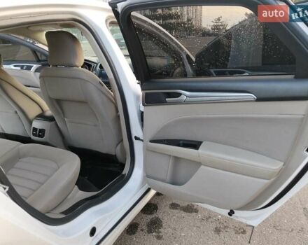 Белый Форд Фьюжн, объемом двигателя 2 л и пробегом 102 тыс. км за 14300 $, фото 10 на Automoto.ua