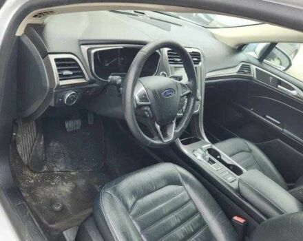Білий Форд Фьюжен, об'ємом двигуна 2 л та пробігом 157 тис. км за 12000 $, фото 9 на Automoto.ua