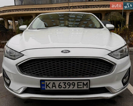 Білий Форд Фьюжен, об'ємом двигуна 2 л та пробігом 68 тис. км за 17200 $, фото 4 на Automoto.ua