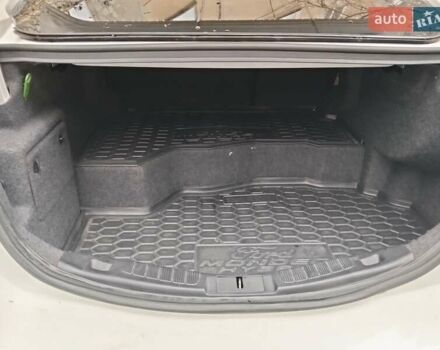 Белый Форд Фьюжн, объемом двигателя 2 л и пробегом 102 тыс. км за 14300 $, фото 19 на Automoto.ua