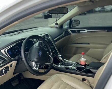Білий Форд Фьюжен, об'ємом двигуна 2 л та пробігом 215 тис. км за 14000 $, фото 6 на Automoto.ua