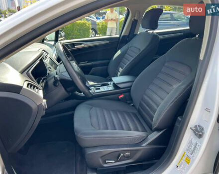 Білий Форд Фьюжен, об'ємом двигуна 2 л та пробігом 180 тис. км за 15750 $, фото 5 на Automoto.ua