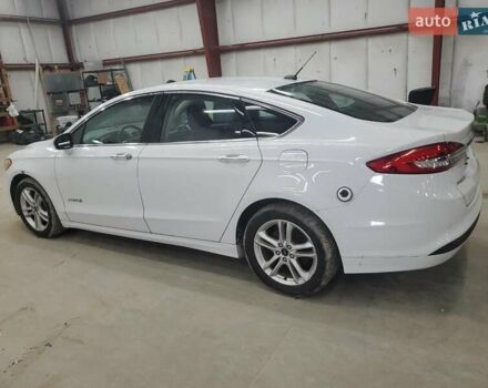 Білий Форд Фьюжен, об'ємом двигуна 2 л та пробігом 137 тис. км за 3600 $, фото 1 на Automoto.ua