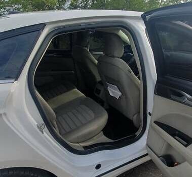 Белый Форд Фьюжн, объемом двигателя 2 л и пробегом 102 тыс. км за 12500 $, фото 8 на Automoto.ua