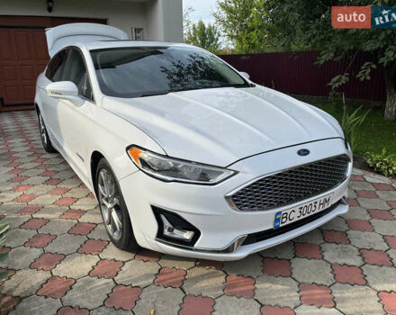 Форд Фьюжн 2018 в Львове на Automoto.ua Белый Форд Фьюжн, объемом двигателя 2 л и пробегом 96 тыс. км за 18600 $, фото 28 на Automoto.ua