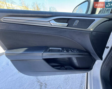 Білий Форд Фьюжен, об'ємом двигуна 0 л та пробігом 199 тис. км за 13100 $, фото 21 на Automoto.ua