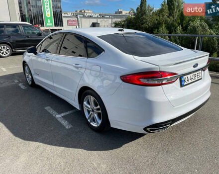 Белый Форд Фьюжн, объемом двигателя 2 л и пробегом 250 тыс. км за 13000 $, фото 6 на Automoto.ua