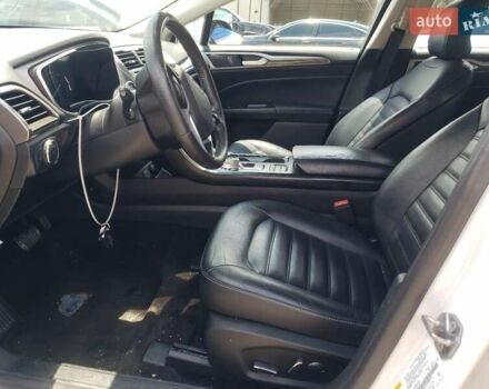 Білий Форд Фьюжен, об'ємом двигуна 2 л та пробігом 137 тис. км за 3600 $, фото 6 на Automoto.ua