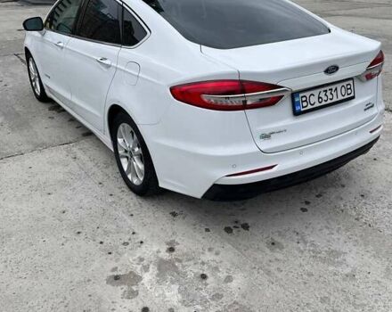 Білий Форд Фьюжен, об'ємом двигуна 2 л та пробігом 165 тис. км за 13600 $, фото 5 на Automoto.ua