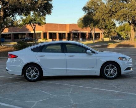 Білий Форд Фьюжен, об'ємом двигуна 2 л та пробігом 31 тис. км за 12000 $, фото 3 на Automoto.ua