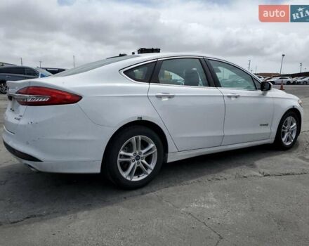 Білий Форд Фьюжен, об'ємом двигуна 2 л та пробігом 143 тис. км за 3000 $, фото 5 на Automoto.ua