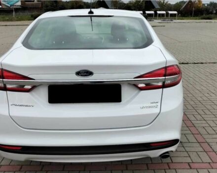 Білий Форд Фьюжен, об'ємом двигуна 2 л та пробігом 125 тис. км за 10600 $, фото 2 на Automoto.ua