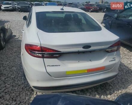 Білий Форд Фьюжен, об'ємом двигуна 2 л та пробігом 144 тис. км за 2500 $, фото 5 на Automoto.ua