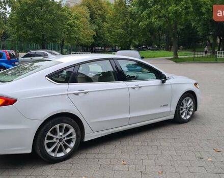 Белый Форд Фьюжн, объемом двигателя 2 л и пробегом 30 тыс. км за 17500 $, фото 2 на Automoto.ua