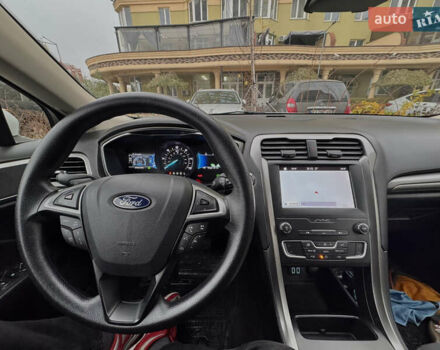 Білий Форд Фьюжен, об'ємом двигуна 2 л та пробігом 68 тис. км за 17200 $, фото 29 на Automoto.ua