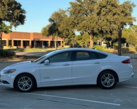 Білий Форд Фьюжен, об'ємом двигуна 2 л та пробігом 31 тис. км за 12000 $, фото 4 на Automoto.ua