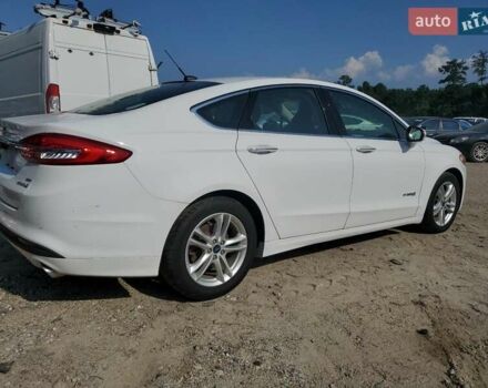 Форд Фьюжн 2018 в Киеве на Automoto.ua Белый Форд Фьюжн, объемом двигателя 2 л и пробегом 147 тыс. км за 1900 $, фото 2 на Automoto.ua