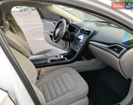 Белый Форд Фьюжн, объемом двигателя 2 л и пробегом 102 тыс. км за 14300 $, фото 7 на Automoto.ua