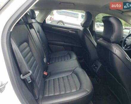 Білий Форд Фьюжен, об'ємом двигуна 2 л та пробігом 137 тис. км за 3600 $, фото 9 на Automoto.ua