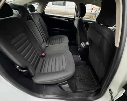 Білий Форд Фьюжен, об'ємом двигуна 2 л та пробігом 68 тис. км за 17200 $, фото 26 на Automoto.ua