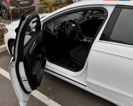 Білий Форд Фьюжен, об'ємом двигуна 2 л та пробігом 68 тис. км за 17200 $, фото 15 на Automoto.ua