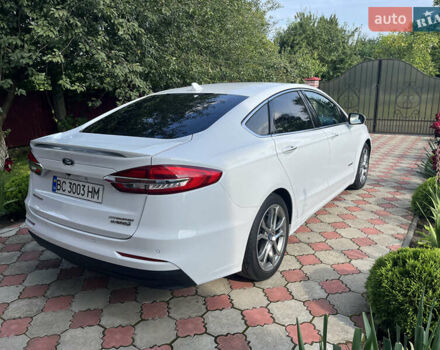 Форд Фьюжн 2018 в Львове на Automoto.ua Белый Форд Фьюжн, объемом двигателя 2 л и пробегом 96 тыс. км за 18600 $, фото 2 на Automoto.ua