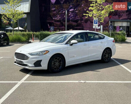 Білий Форд Фьюжен, об'ємом двигуна 2 л та пробігом 180 тис. км за 15750 $, фото 3 на Automoto.ua