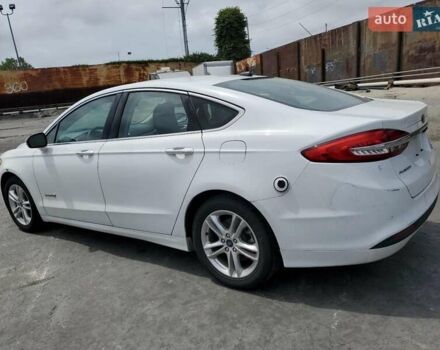 Білий Форд Фьюжен, об'ємом двигуна 2 л та пробігом 143 тис. км за 3000 $, фото 3 на Automoto.ua