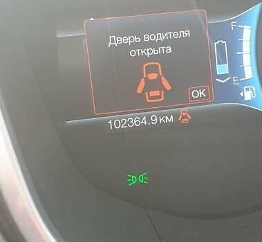 Білий Форд Фьюжен, об'ємом двигуна 2 л та пробігом 103 тис. км за 13500 $, фото 4 на Automoto.ua