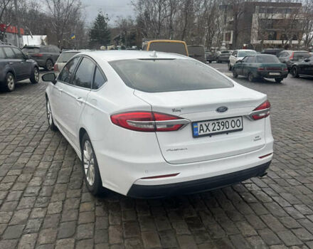 Білий Форд Фьюжен, об'ємом двигуна 1.5 л та пробігом 87 тис. км за 12000 $, фото 5 на Automoto.ua