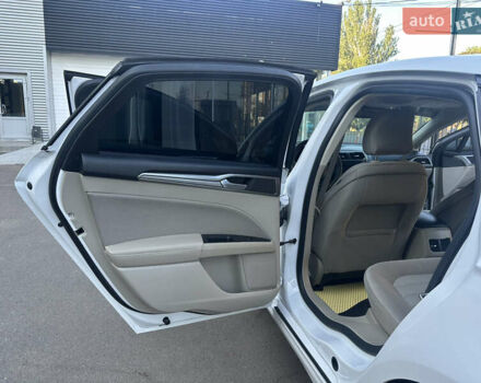 Белый Форд Фьюжн, объемом двигателя 2 л и пробегом 147 тыс. км за 16500 $, фото 22 на Automoto.ua