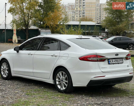 Белый Форд Фьюжн, объемом двигателя 1.5 л и пробегом 62 тыс. км за 12699 $, фото 3 на Automoto.ua
