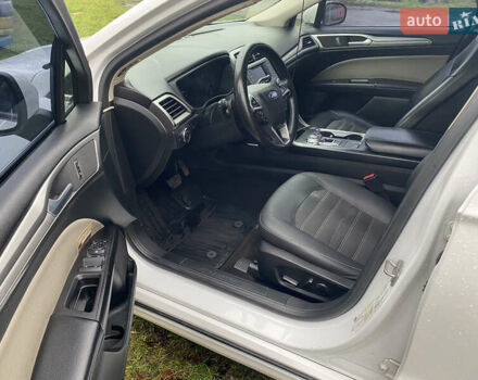 Белый Форд Фьюжн, объемом двигателя 2.49 л и пробегом 241 тыс. км за 13500 $, фото 7 на Automoto.ua