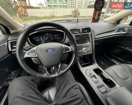 Белый Форд Фьюжн, объемом двигателя 2 л и пробегом 145 тыс. км за 17900 $, фото 6 на Automoto.ua