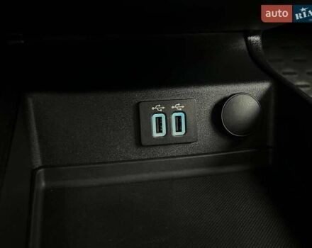 Белый Форд Фьюжн, объемом двигателя 2 л и пробегом 81 тыс. км за 18990 $, фото 32 на Automoto.ua