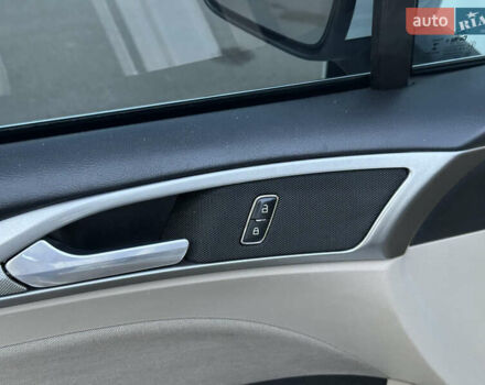 Белый Форд Фьюжн, объемом двигателя 2 л и пробегом 147 тыс. км за 16500 $, фото 43 на Automoto.ua