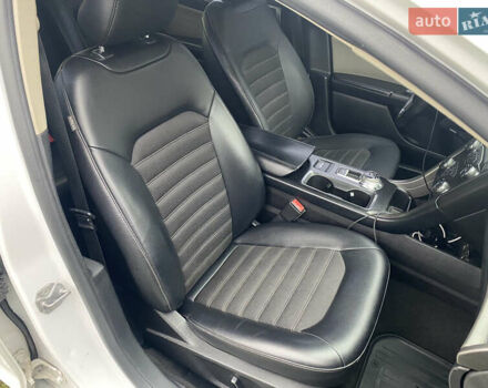 Белый Форд Фьюжн, объемом двигателя 2.49 л и пробегом 241 тыс. км за 13500 $, фото 13 на Automoto.ua