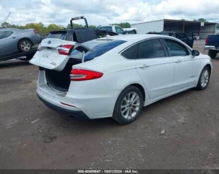 Білий Форд Фьюжен, об'ємом двигуна 2 л та пробігом 118 тис. км за 2100 $, фото 3 на Automoto.ua