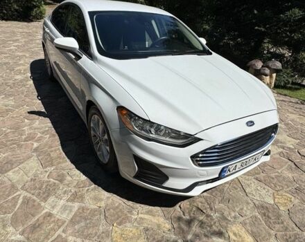 Белый Форд Фьюжн, объемом двигателя 2 л и пробегом 126 тыс. км за 14500 $, фото 1 на Automoto.ua