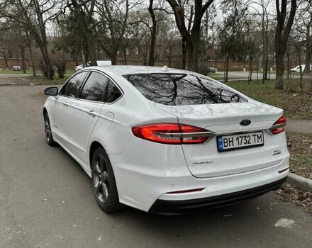 Білий Форд Фьюжен, об'ємом двигуна 2 л та пробігом 124 тис. км за 17000 $, фото 2 на Automoto.ua