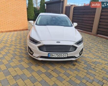 Белый Форд Фьюжн, объемом двигателя 2 л и пробегом 84 тыс. км за 17800 $, фото 1 на Automoto.ua