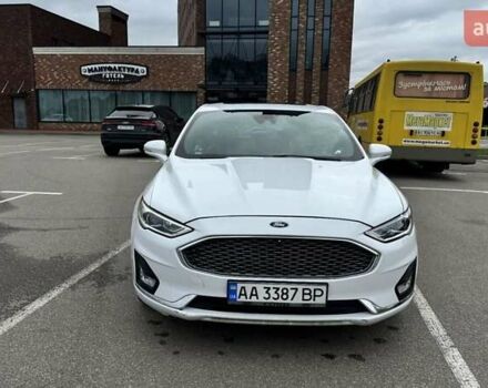Білий Форд Фьюжен, об'ємом двигуна 2 л та пробігом 136 тис. км за 16000 $, фото 1 на Automoto.ua
