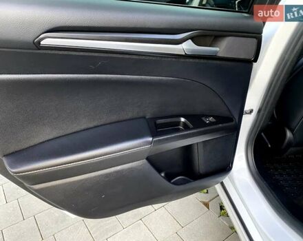 Белый Форд Фьюжн, объемом двигателя 2 л и пробегом 165 тыс. км за 15799 $, фото 68 на Automoto.ua