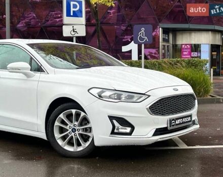 Белый Форд Фьюжн, объемом двигателя 2 л и пробегом 81 тыс. км за 18990 $, фото 3 на Automoto.ua