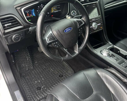 Білий Форд Фьюжен, об'ємом двигуна 2 л та пробігом 145 тис. км за 16300 $, фото 7 на Automoto.ua